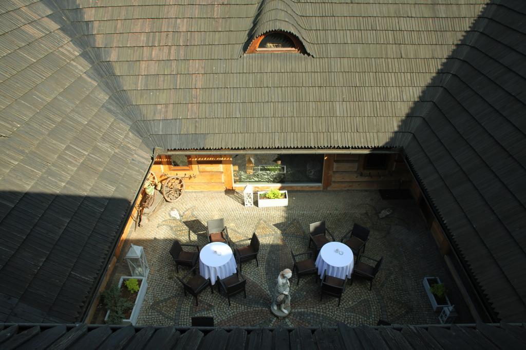 Hotel Zornica Poczesna Buitenkant foto