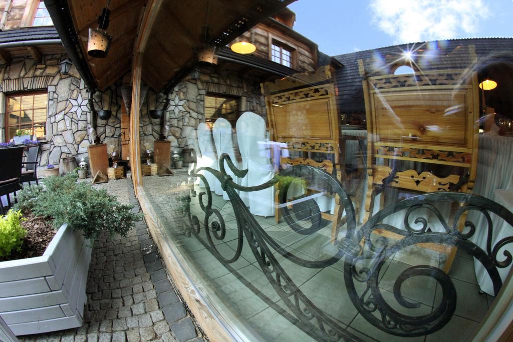 Hotel Zornica Poczesna Buitenkant foto