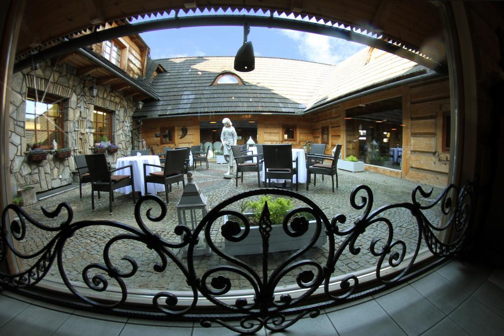 Hotel Zornica Poczesna Buitenkant foto