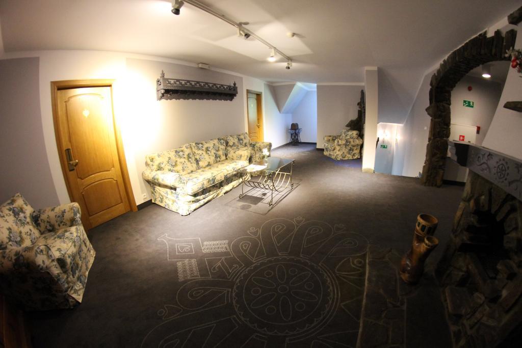 Hotel Zornica Poczesna Buitenkant foto