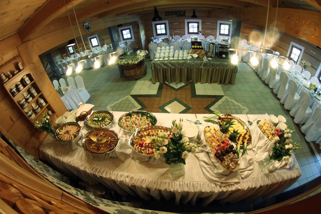 Hotel Zornica Poczesna Buitenkant foto
